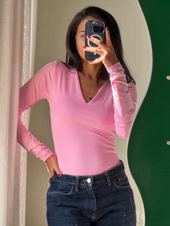 V- neck top	Pink 