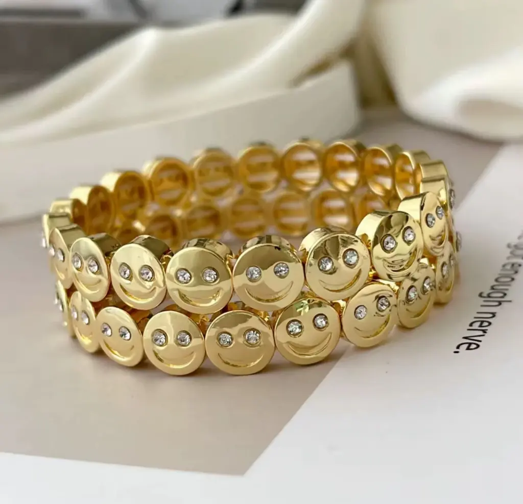 Bracelets	Smileface - White	Gold & White 